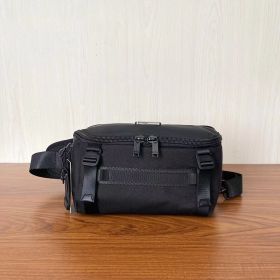 Spring Summer New Modern Men's Chest Bag (Color: Black)